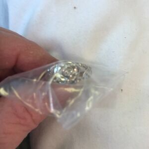 Avon 2005 Sterling Silver Diamond Cut Rose Ring in Special Packaging Size 6